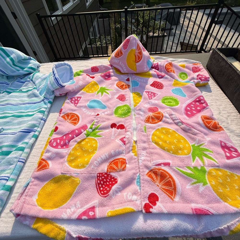 Tommy Bahama Pink and Yellow Fruit-Themed Pajama Robe